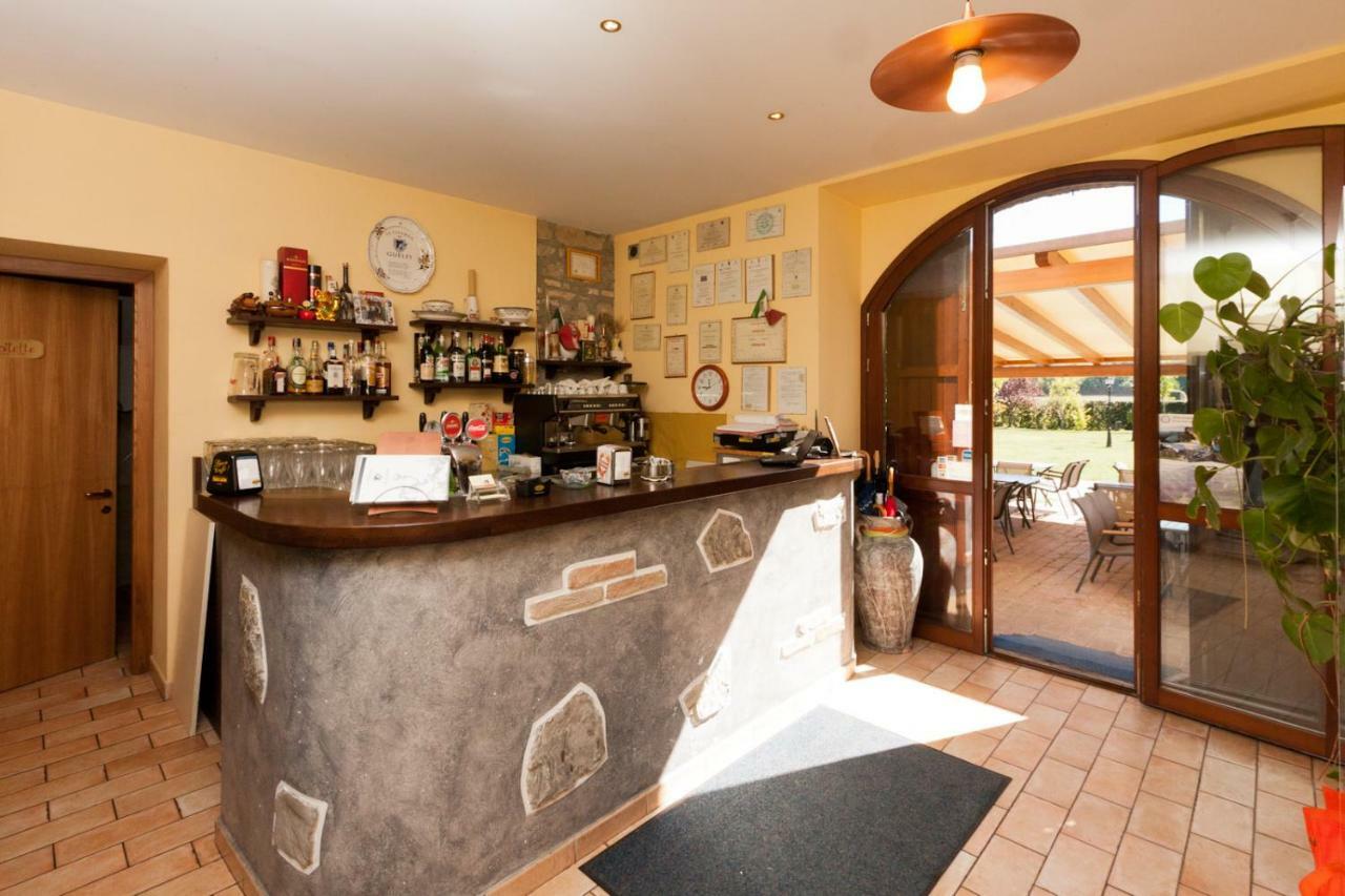 Taverna Dei Guelfi Senigallia Exterior foto